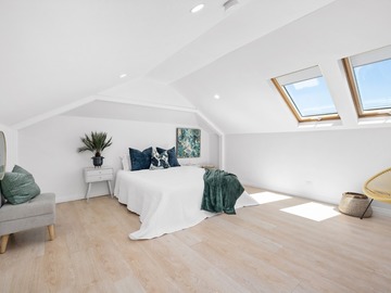 Renting out with online payment: White Bedroom