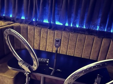 Renting out with online payment: Podcast Studio