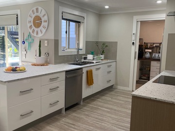 Renting out with online payment: Full house available 20 m spa outdoor reserve Lake views