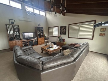 Renting out with online payment: House with Lake views