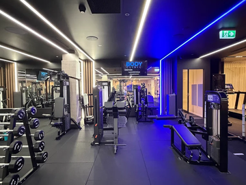 Renting out with online payment: Luxury Fitness Space