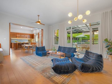 Renting out with online payment: 1890 Fully Renovated Home 