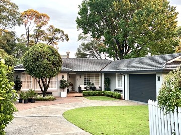 Renting out with online payment: Frenchs Forest Abode