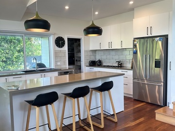 Renting out with online payment: Contemporary coastal / Hamptons 