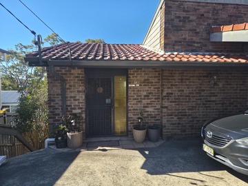 Renting out with online payment: Front Door