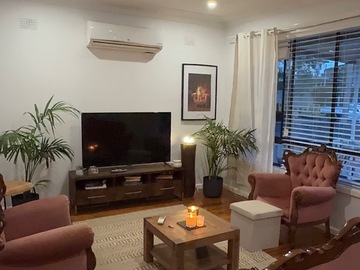 Renting out with online payment: The Redwood House — 60s Character Home | Modern × Vintage Event S