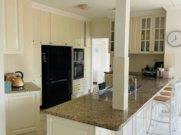 Renting out with online payment: Five bedroom home in Bridgeman Downs