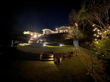 Renting out with online payment: House filled with natural light 