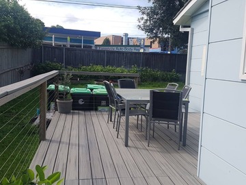 Renting out with online payment: Deck Sitting Area